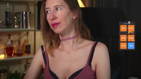 Quinn de la Creme online show from 10/24/25, 05:42