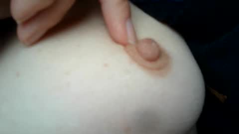 Snapshot of cremina chatting on 04/21/26, 02:01 cremina online show from 04/21/26, 02:01