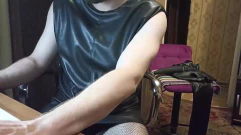 Snapshot of cremjee chatting on 09/22/25, 08:11 cremjee online show from 09/22/25, 08:11