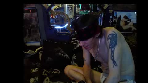 Snapshot of crescentx chatting on 03/01/25, 10:31 Damien Mourningstar online show from 03/01/25, 10:31