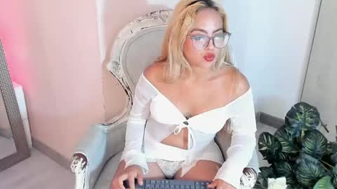 Snapshot of criistybloom chatting on 05/08/26, 10:48 CristyBloom online show from 05/08/26, 10:48