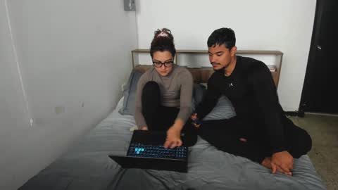 Snapshot of crimson_heart chatting on 01/18/25, 07:15 Crimson heart online show from 01/18/25, 07:15