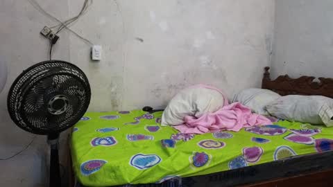 cris_simons online show from 12/30/24, 04:09