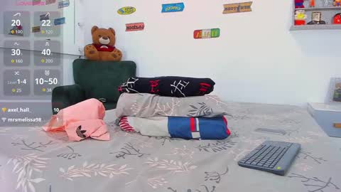 Snapshot of cris_stone chatting on 10/04/25, 01:47 cristian online show from 10/04/25, 01:47