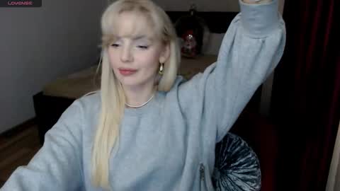 Snapshot of cris_tinne chatting on 12/18/25, 03:18 cris_tinne online show from 12/18/25, 03:18