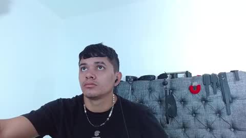 Snapshot of crisandmery chatting on 02/26/25, 02:57 CRISANDMERY online show from 02/26/25, 02:57