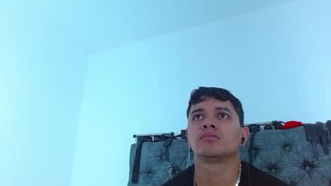 Snapshot of crisandmery chatting on 03/04/25, 03:37 CRISANDMERY online show from 03/04/25, 03:37