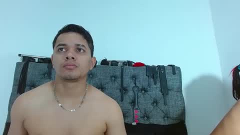 Snapshot of crisandmery chatting on 03/10/25, 03:12 CRISANDMERY online show from 03/10/25, 03:12