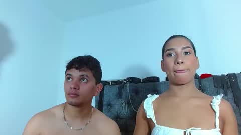 Snapshot of crisandmery chatting on 03/11/25, 03:23 CRISANDMERY online show from 03/11/25, 03:23