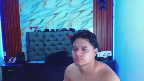 CRISANDMERY online show from 06/18/26, 05:41