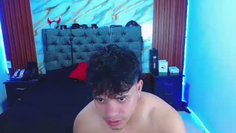 CRISANDMERY online show from 06/29/26, 03:02