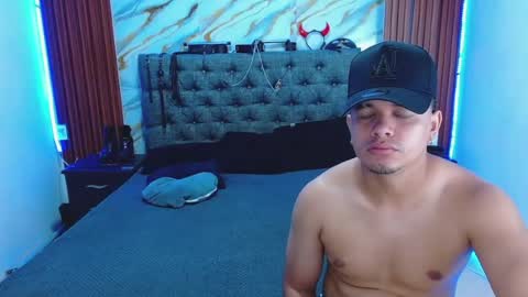 CRISANDMERY online show from 07/17/26, 06:20