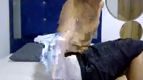 crisespitia25 online show from 03/25/26, 07:53