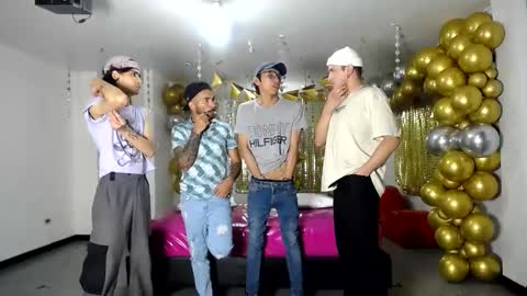 Snapshot of crismens chatting on 01/15/25, 03:11 crismens online show from 01/15/25, 03:11