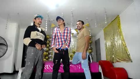 Snapshot of crismens chatting on 02/07/25, 03:23 crismens online show from 02/07/25, 03:23