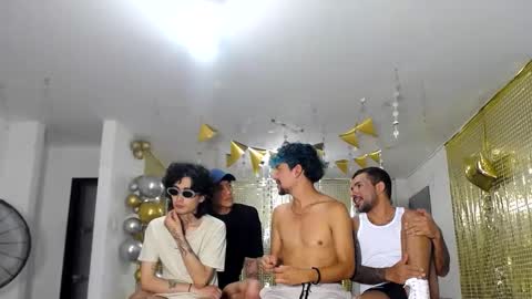 Snapshot of crismens chatting on 02/11/25, 06:19 crismens online show from 02/11/25, 06:19