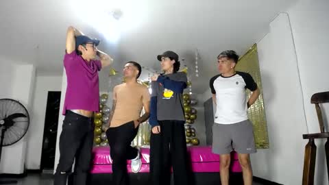 Snapshot of crismens chatting on 02/16/25, 03:15 crismens online show from 02/16/25, 03:15