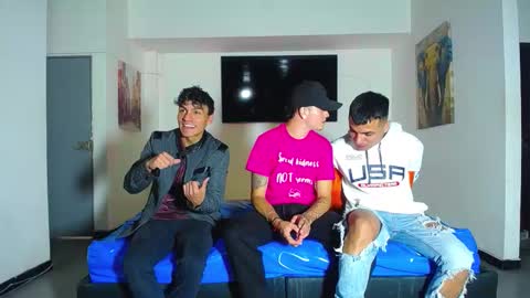 Snapshot of crismens chatting on 09/13/25, 05:57 crismens online show from 09/13/25, 05:57