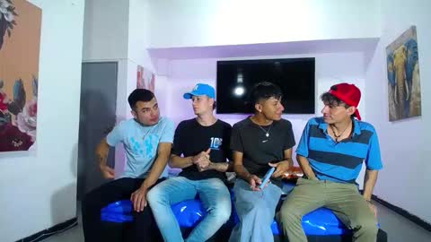 Snapshot of crismens chatting on 09/18/25, 05:59 crismens online show from 09/18/25, 05:59