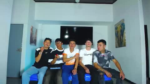 Snapshot of crismens chatting on 09/20/25, 06:20 crismens online show from 09/20/25, 06:20