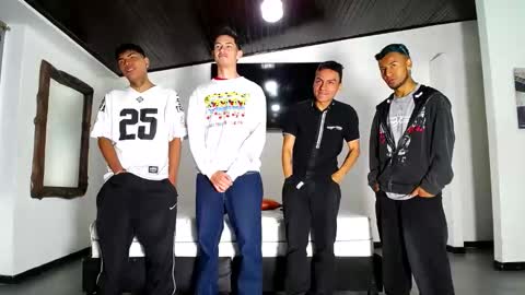 Snapshot of crismens chatting on 10/04/25, 11:41 crismens online show from 10/04/25, 11:41