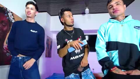 Snapshot of crismens chatting on 10/17/25, 06:43 crismens online show from 10/17/25, 06:43