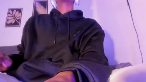 Snapshot of criss_zuri chatting on 04/22/26, 11:45 criss_zuri online show from 04/22/26, 11:45