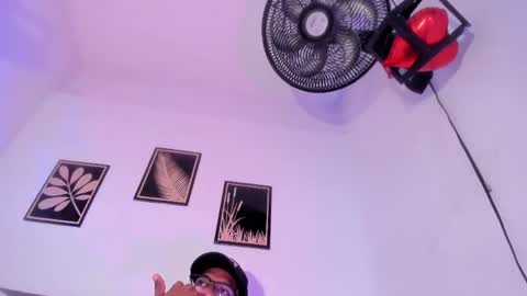 Snapshot of criss_zuri chatting on 05/21/26, 11:50 criss_zuri online show from 05/21/26, 11:50