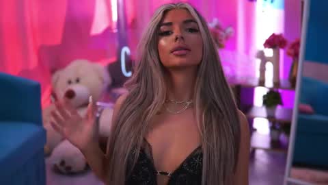 Snapshot of crisstyblair chatting on 04/17/26, 09:56 Crissy online show from 04/17/26, 09:56