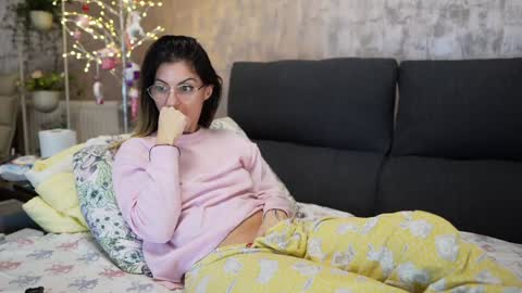 Snapshot of crissy_love chatting on 01/20/25, 07:35 crissy_love online show from 01/20/25, 07:35