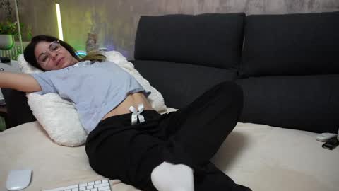 Snapshot of crissy_love chatting on 02/10/25, 11:02 crissy_love online show from 02/10/25, 11:02