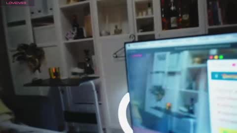 Snapshot of crissy_love chatting on 02/24/25, 12:41 crissy_love online show from 02/24/25, 12:41