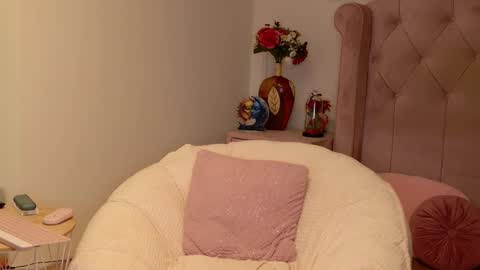 Snapshot of crissy_love chatting on 06/09/26, 08:48 crissy_love online show from 06/09/26, 08:48