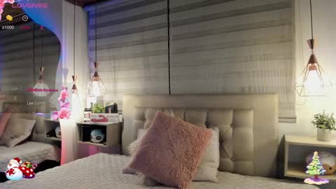 Snapshot of cristal__hot_1 chatting on 11/25/25, 04:45 Cristal online show from 11/25/25, 04:45