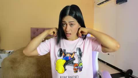 Snapshot of cristal_crossfit chatting on 01/05/26, 05:27 Cristal online show from 01/05/26, 05:27