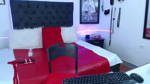 Snapshot of cristal_deep chatting on 06/27/26, 10:04 cristal_deep online show from 06/27/26, 10:04