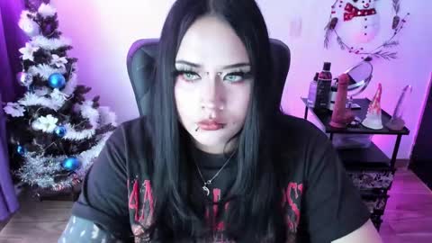 Snapshot of cristal_kosh chatting on 12/20/24, 03:00 Cris online show from 12/20/24, 03:00