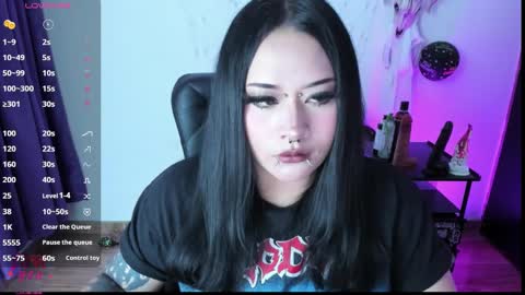 Snapshot of cristal_kosh chatting on 02/06/25, 11:10 Cris online show from 02/06/25, 11:10