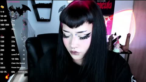 Cris online show from 11/13/25, 06:07