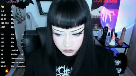 Snapshot of cristal_kosh chatting on 06/30/26, 09:16 Cris online show from 06/30/26, 09:16