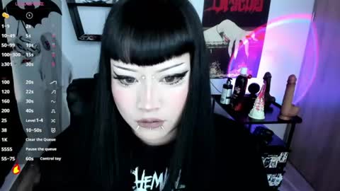 Snapshot of cristal_kosh chatting on 07/25/26, 09:12 Cris online show from 07/25/26, 09:12