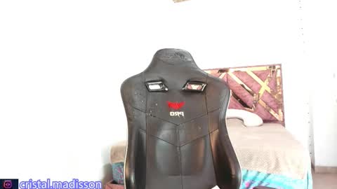 Snapshot of cristal_madissonn chatting on 03/05/26, 10:39 cristal madissonn online show from 03/05/26, 10:39