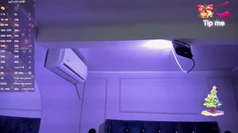 Snapshot of cristal_mason chatting on 12/13/24, 11:34 Cristal online show from 12/13/24, 11:34