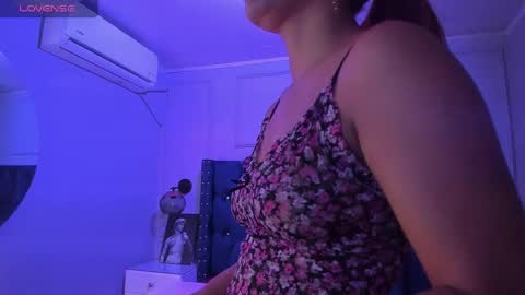 Snapshot of cristal_mason chatting on 12/18/24, 11:45 Cristal online show from 12/18/24, 11:45