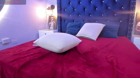 Snapshot of cristal_mason chatting on 12/18/24, 03:33 Cristal online show from 12/18/24, 03:33