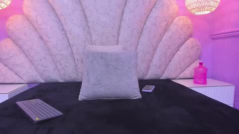 Snapshot of cristal_mason chatting on 01/04/25, 05:47 Cristal online show from 01/04/25, 05:47