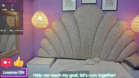 Snapshot of cristal_mason chatting on 01/18/25, 11:32 Cristal online show from 01/18/25, 11:32