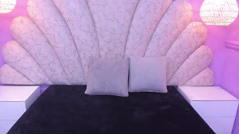 Snapshot of cristal_mason chatting on 02/06/25, 11:32 Cristal online show from 02/06/25, 11:32