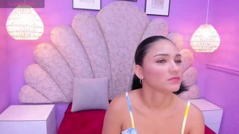 Snapshot of cristal_mason chatting on 02/12/25, 12:33 Cristal online show from 02/12/25, 12:33