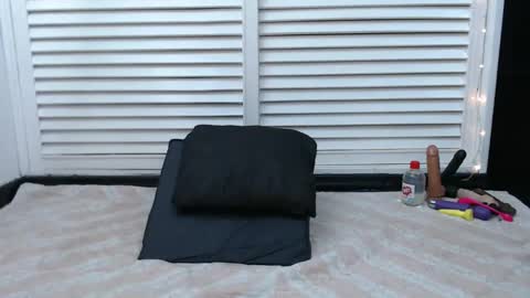 Hanna  online show from 12/19/24, 06:34